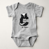 Cute Lil Stinker Skunk Monogram Romper (Voorkant)