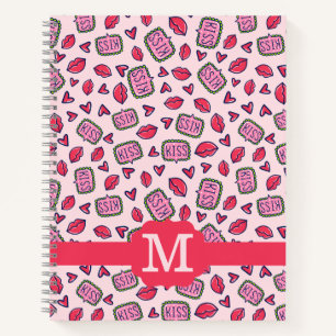 Cute Lips Kusjes & Hart Doodles Patroon Monogram Notitieboek