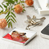 Cute Little Brown Marged Reed Frog Red Flower Sleutelhanger (Zijkant)