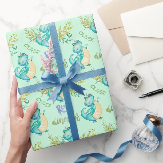 Cute Little Dinosaur Personalized Cadeaupapier (Geschenken)