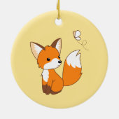 Cute Little Fox die Butterfly op Yellow bezoekt Keramisch Ornament (Achterkant)