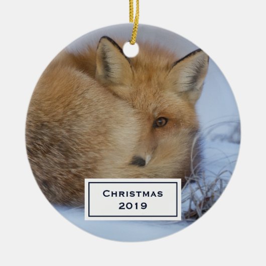 Cute Little Fox gekruld op Winter Foto Kerstmis Keramisch Ornament (Voorkant)