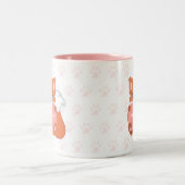 Cute Little Fox Holding een Heart & Paw Pattern Tweekleurige Koffiemok (Center)