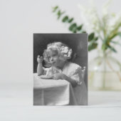 Cute Little Girl Eating Ice Cream Briefkaart (Staand voorkant)