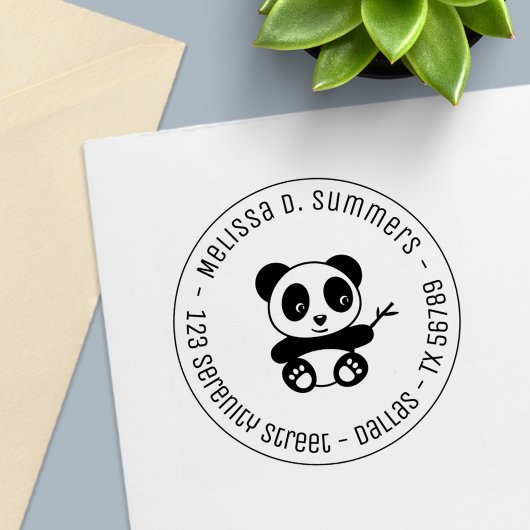 Cute Little Panda Holding Bamboo Round Address Zelfinktende Stempel