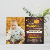 Cute Little Pumpkin Foto 1st Birthday Invitation Kaart (Staand voorkant)