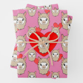 Cute Llama Head en Red Hearts Pink Background Inpakpapier Vel (In situ)