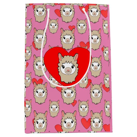 Cute Llama Head en Red Hearts Pink Background Medium Cadeauzakje (Voorkant)