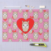 Cute Llama Head en Red Hearts Pink Background Tissuepapier (Craft)