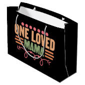 Cute loved Mama word art Groot Cadeauzakje (Achterkant Gekanteld)