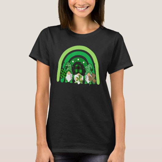 Cute Lucky Rainbow Gnome Happy St Patricks Day Fam T-shirt (Voorkant)