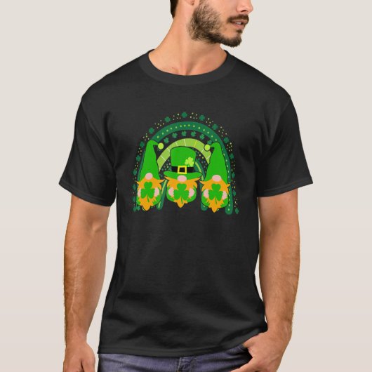 Cute Lucky Rainbow Gnome Happy St Patricks Day Fam T-shirt (Voorkant)