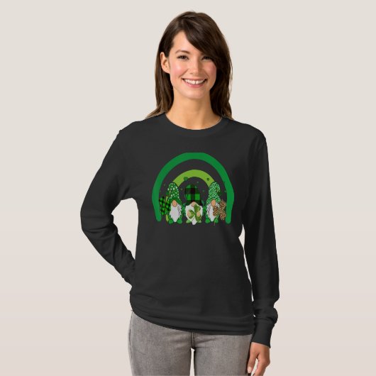 Cute Lucky Rainbow Gnome Happy St Patricks Day Fam T-shirt (Voorkant volledig)