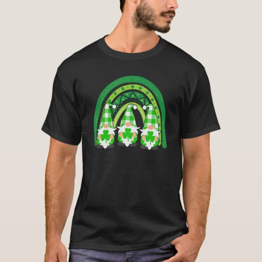Cute Lucky Rainbow Gnome Happy St Patricks Day Fam T-shirt (Voorkant)