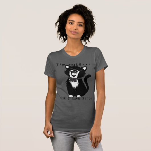 Cute maar ik heb fangs t-shirt (Voorkant volledig)