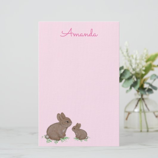 Cute Mama en Baby Bunny in Clover Pink Briefpapier (Staand voorkant)