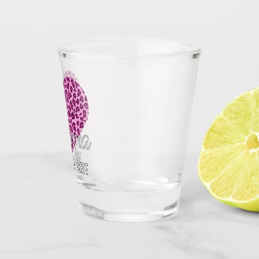 Cute Mama Word Art over roze luipaard gepatterneer Shot Glas (Rechts)