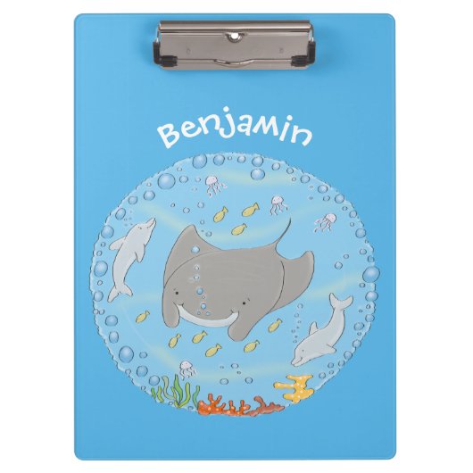 Cute manta ray en bubbles cartoon illustratie klembord (Voorkant)