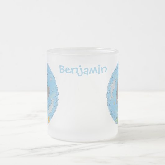 Cute manta ray en bubbles cartoon illustratie matglas koffiemok (Center)