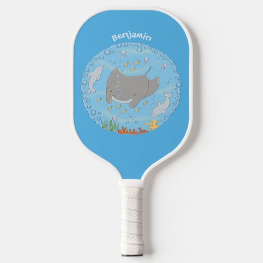 Cute manta ray en bubbles cartoon illustratie pickleball paddle (Voorkant)