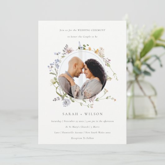 Cute Meadow Floral Wreath Wedding Photo Invite Bedankkaart (Staand voorkant)