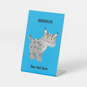 Cute mean bobcat lynx cartoon reclamebord met voetstuk