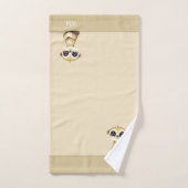 Cute Meerkat & Monogram op Zand Beige Bad Handdoek (Handdoek)