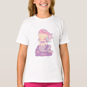 Cute Meermin Meisje op Paarse Rots Naam T-shirt