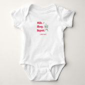 Cute "Milk. Sleep. Repeat." Baby Crib & Rainbow Romper (Voorkant)
