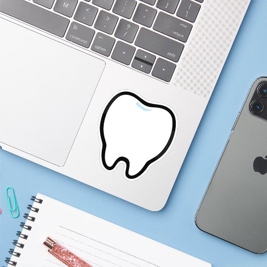 Cute Minimal Tooth Illustration Sticker (Laptop met iPhone)