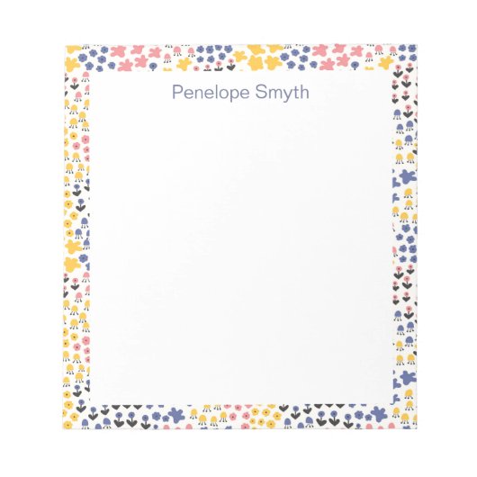 Cute Modern Flower Pattern met Name Notitieblok (Voorkant)