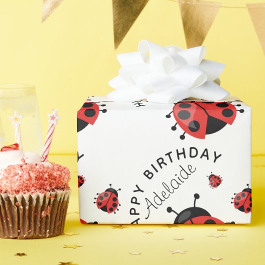 Cute Modern Happy Birthday Red Ladybug Girly Cadeaupapier (Verjaardagsfeest)