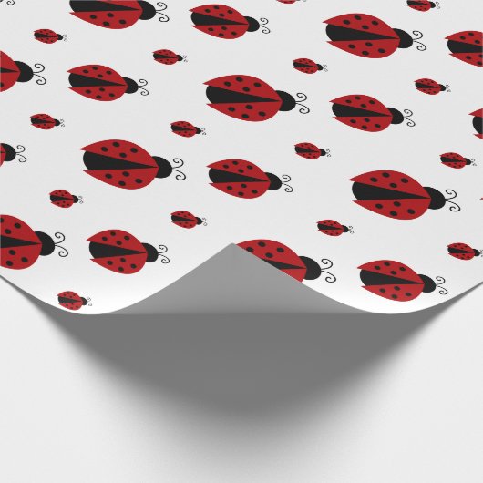 Cute Modern Ladybug Pattern Cadeaupapier (Hoek)
