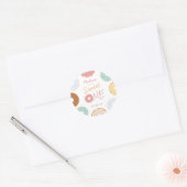 Cute Modern Pastel Donut First Birthday Ronde Sticker (Envelop)