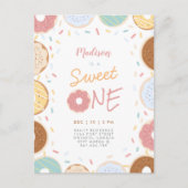 Cute Modern Pastel Donut Foto eerste verjaardag Uitnodiging Briefkaart (Voorkant)
