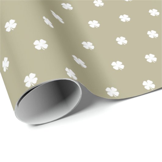Cute Modern Simple Sage Green Lucky Clovers Cadeaupapier (Rol Hoek)