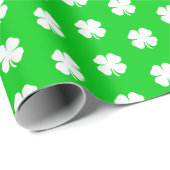 Cute Modern Simple Vibrant Green Lucky Clovers Cadeaupapier (Rol Hoek)