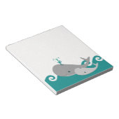 Cute Moma en Baby Whale op de golven Notitieblok (Schuin)