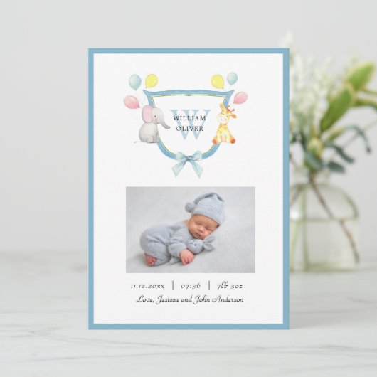 Cute Monogram Crest met Animals Boy Birth Aankondiging (Staand voorkant)