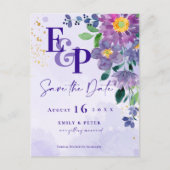 Cute Monogram Paarse Floral Wedding Save the Date Briefkaart (Voorkant)