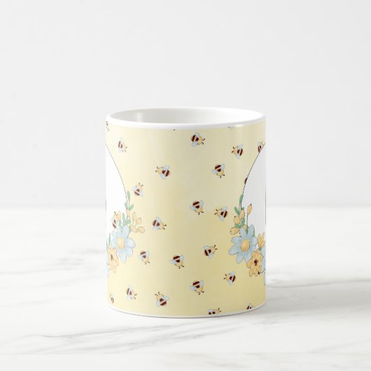 Cute Monogrammed Bumble Bee Koffiemok (Center)