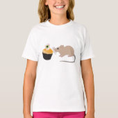 Cute Mouse Eating Halloween Eyeball Cupcake T-shirt (Voorkant)