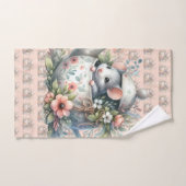 Cute Mouse in Floral Teapot Illustration Bad Handdoek (Handdoek)