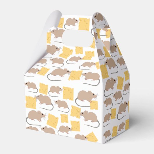 Cute Mouse Rodent Eating Cheese Birthday Bedankdoosjes (Achterkant)