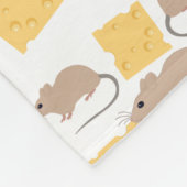 Cute Mouse Rodent Eating Cheese Pattern Fleece Deken (Hoek)