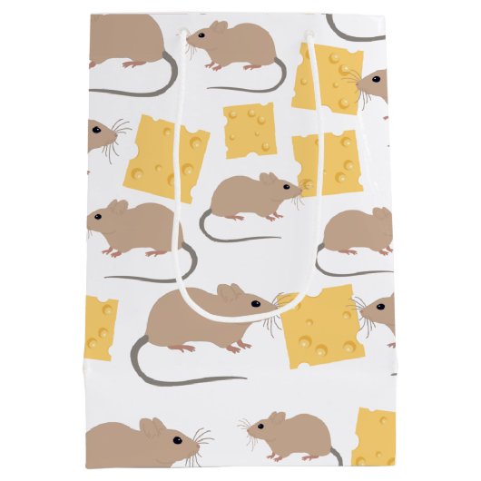 Cute Mouse Rodent Eating Cheese Pattern Medium Cadeauzakje (Achterkant)