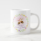 Cute Mr en Mrs Honey Bee First Kerstkeepslag Grote Koffiekop (Rechts)