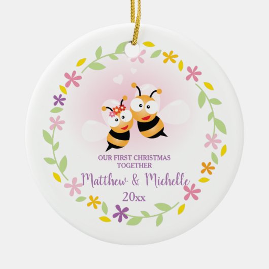 Cute Mr en Mrs Honey Bee First Kerstkeepslag Keramisch Ornament (Voorkant)