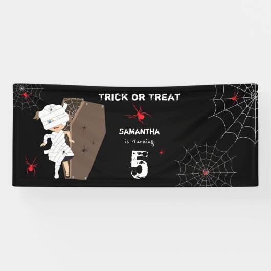 Cute Mummy Coffin Girl Halloween Birthday Party Spandoek (Horizontaal)