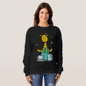 Cute Namaste Giraffe Do Yoga Gardening  Coffee Trui (Voorkant volledig)